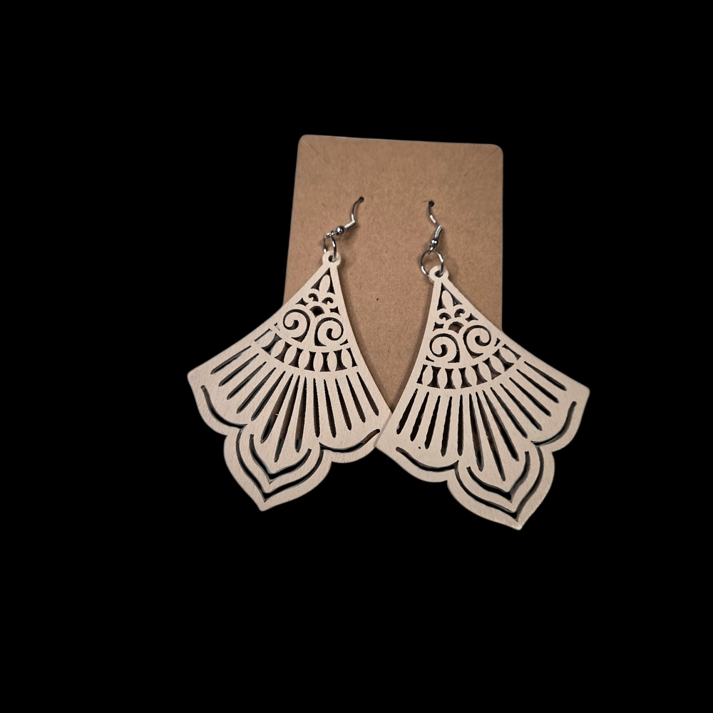 Chic Silver Filigree Fan Earrings